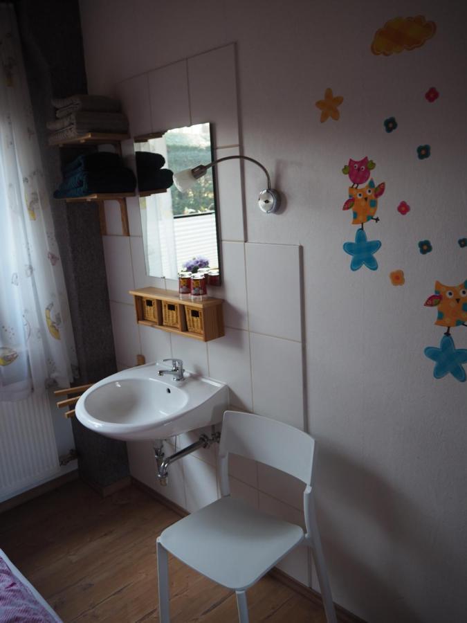 Haus Waldesruh, 3 Ferienwohnungen Hemfurth-Edersee Bagian luar foto