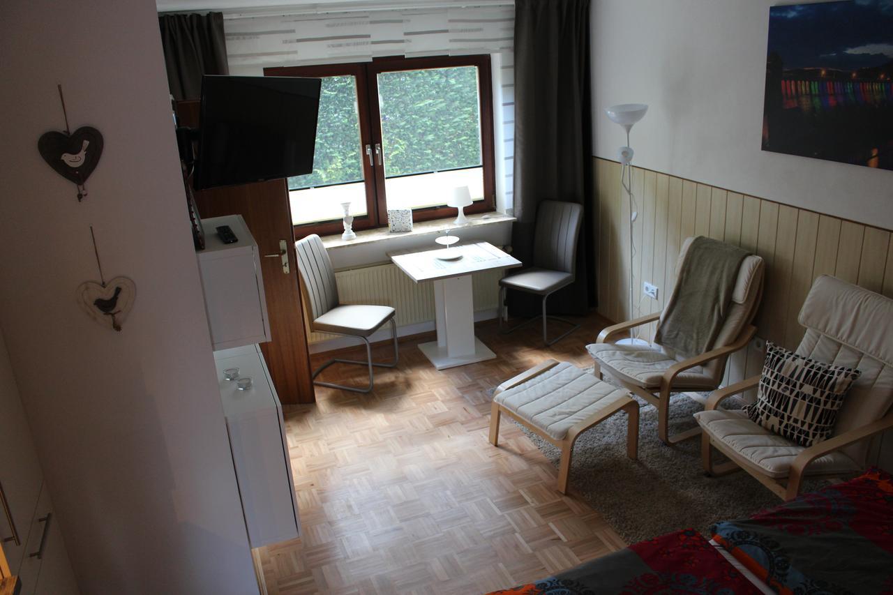 Haus Waldesruh, 3 Ferienwohnungen Hemfurth-Edersee Bagian luar foto